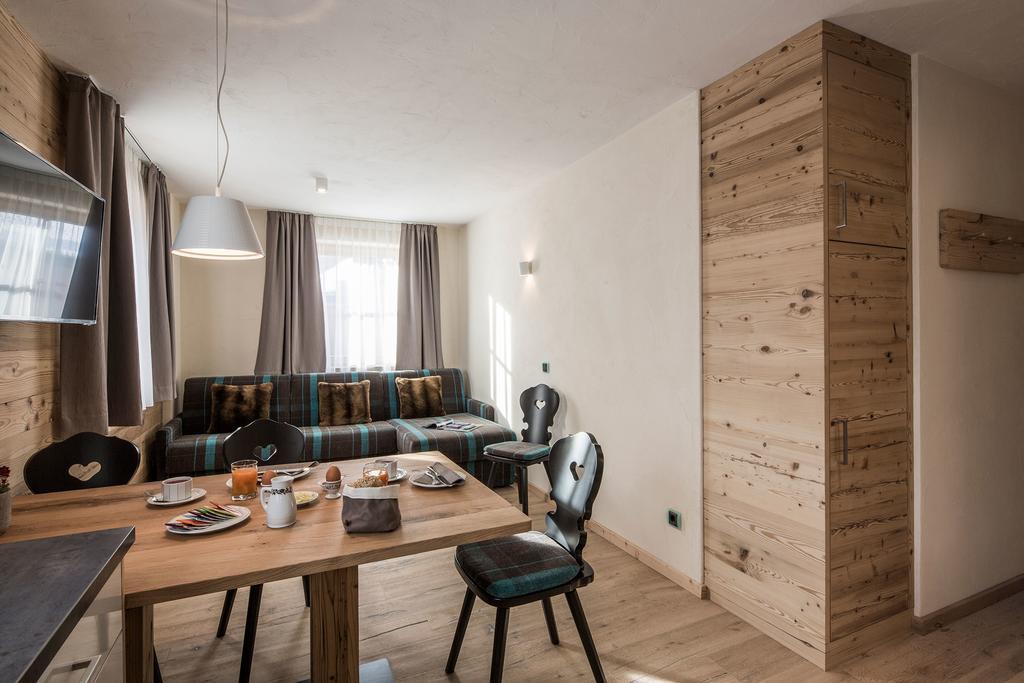 Osti Nicl Apartment San Martino in Badia Exterior foto