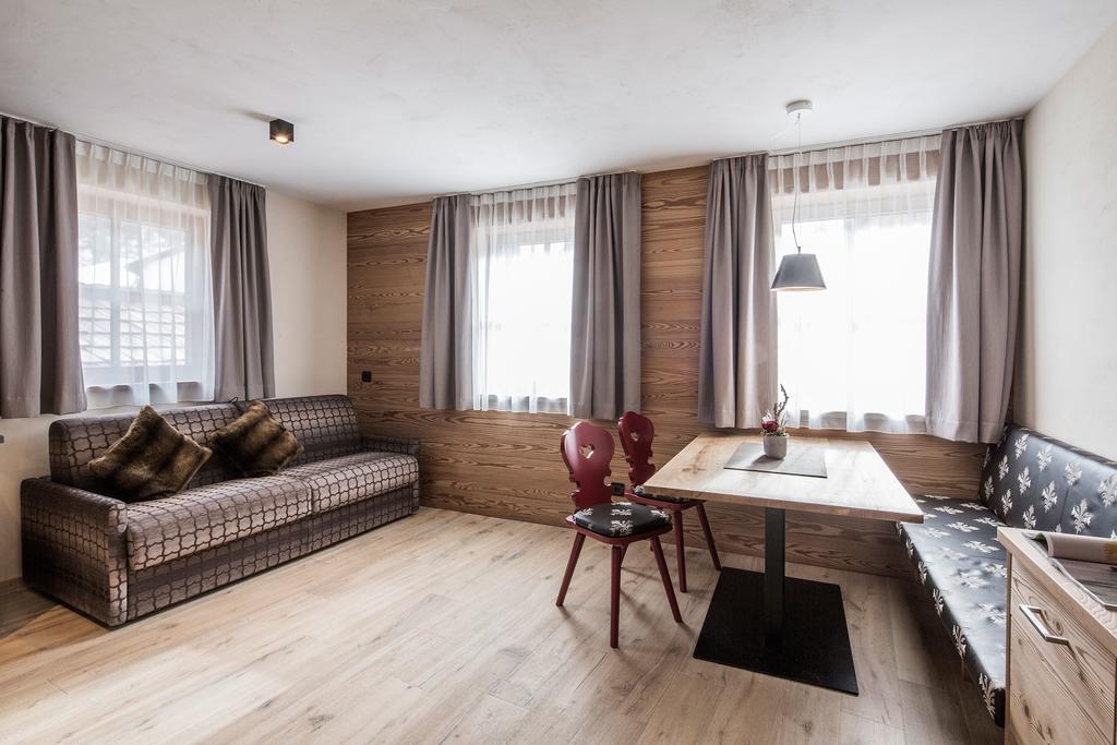Osti Nicl Apartment San Martino in Badia Exterior foto